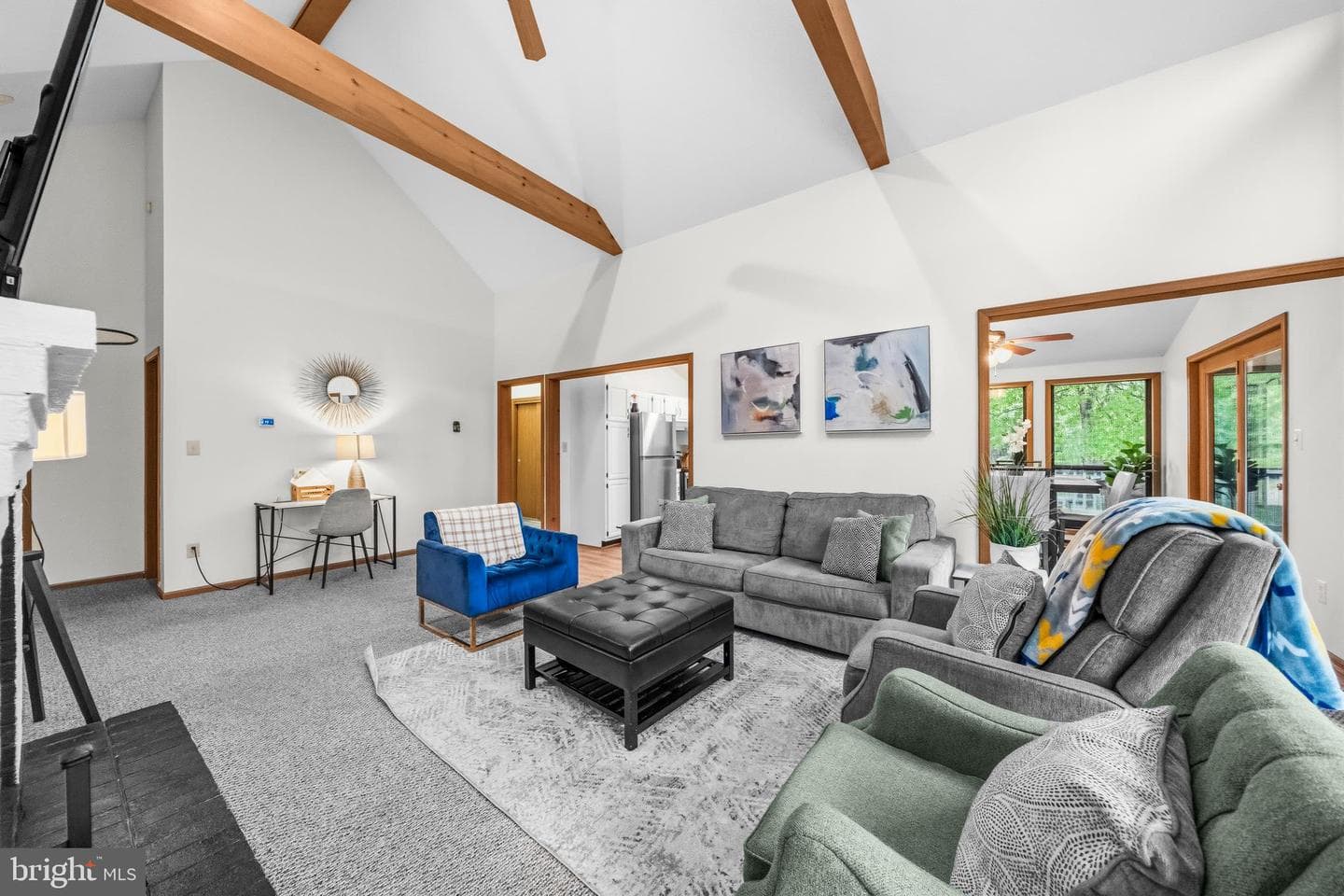 196 The Woods Rd, Hedgesville