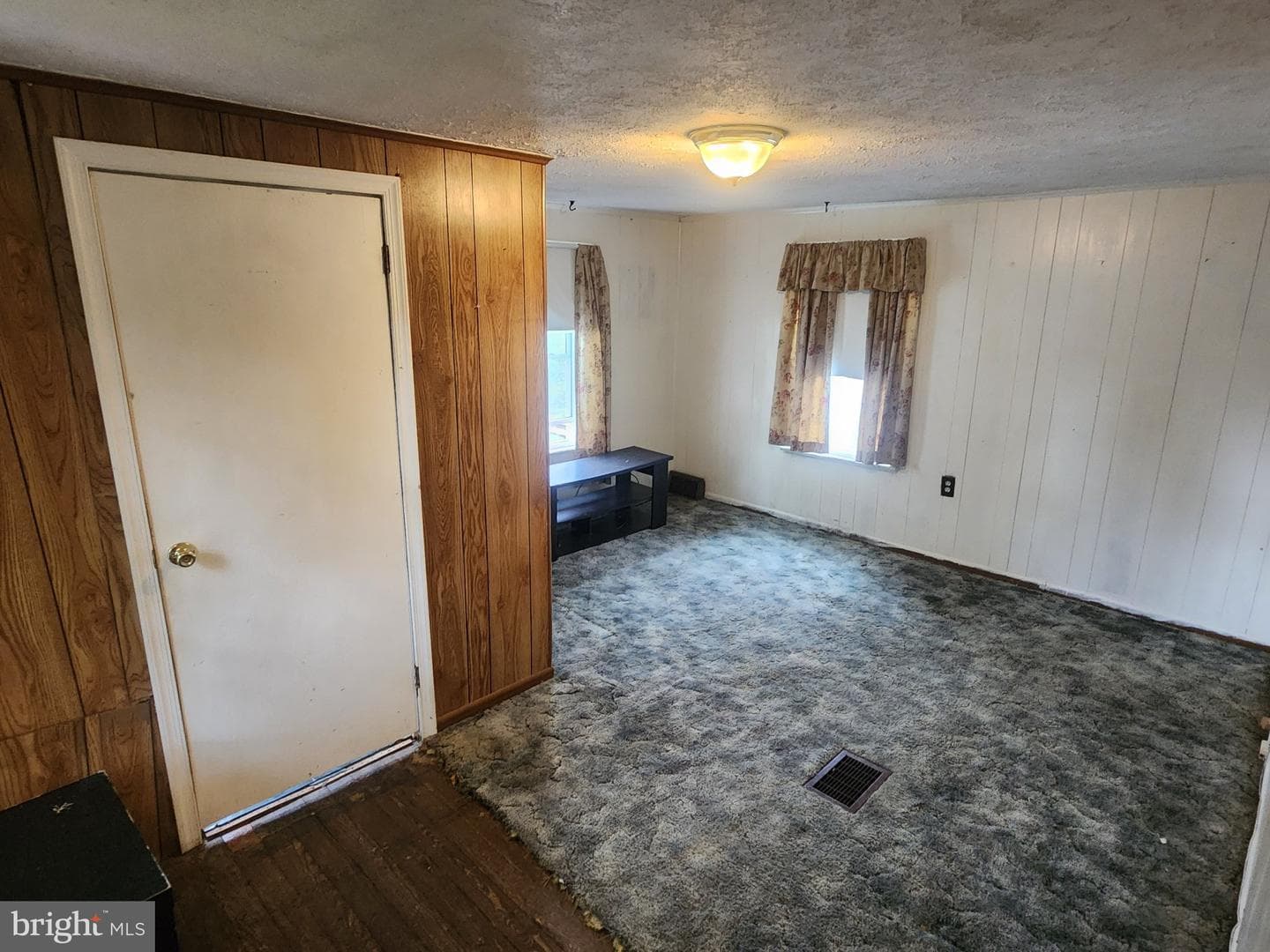 312 Auburn Street photo 8