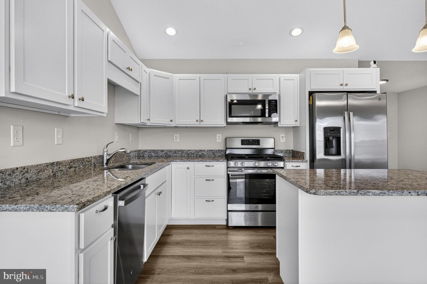 210 Lahaye Drive photo 18