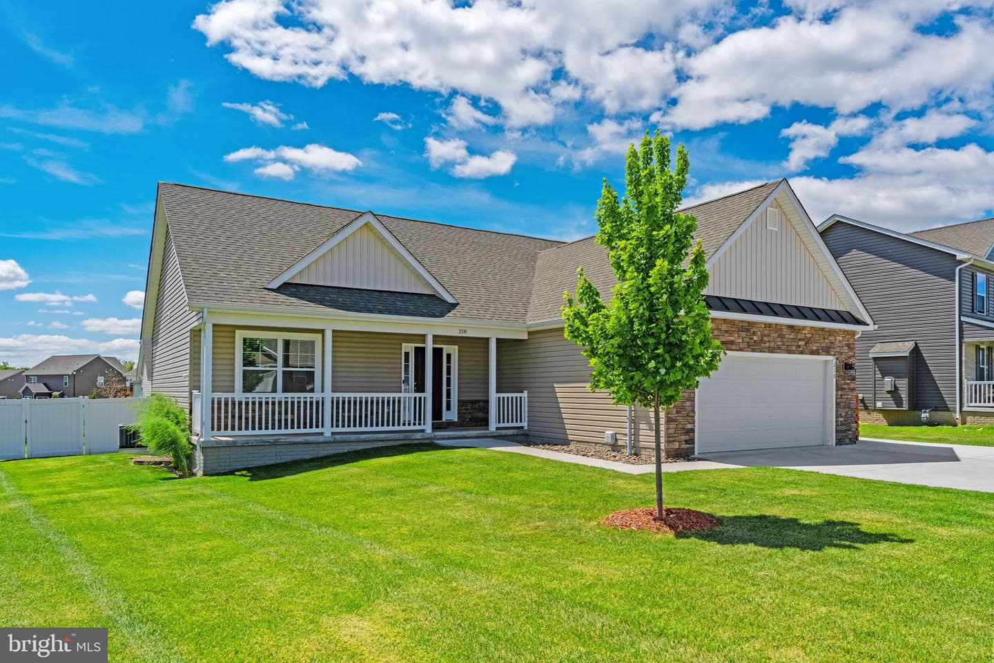 210 Lahaye Drive photo 65