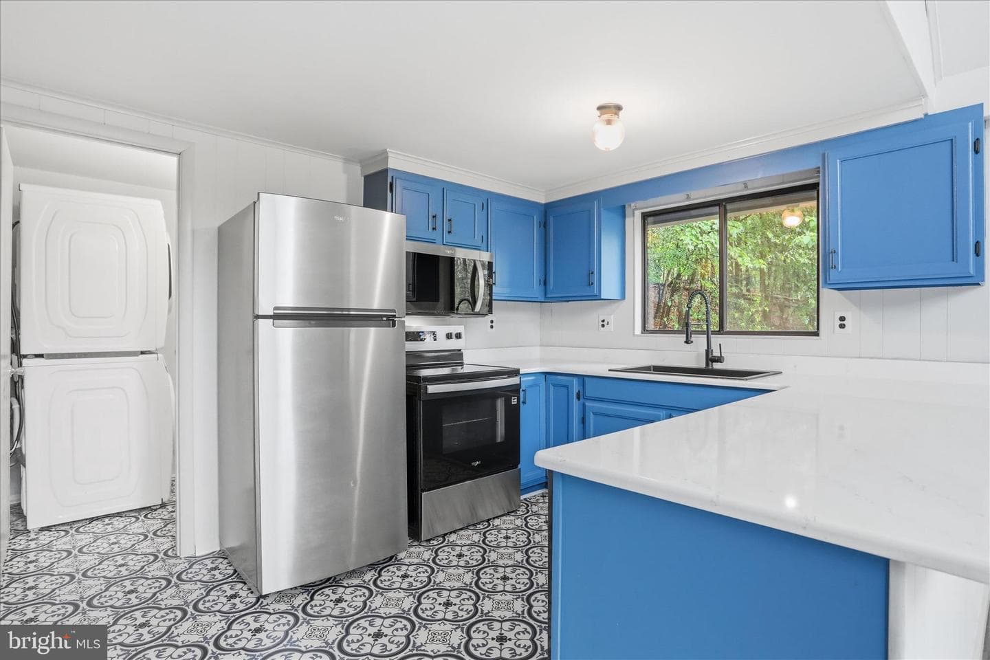 578 Walden Road photo 9