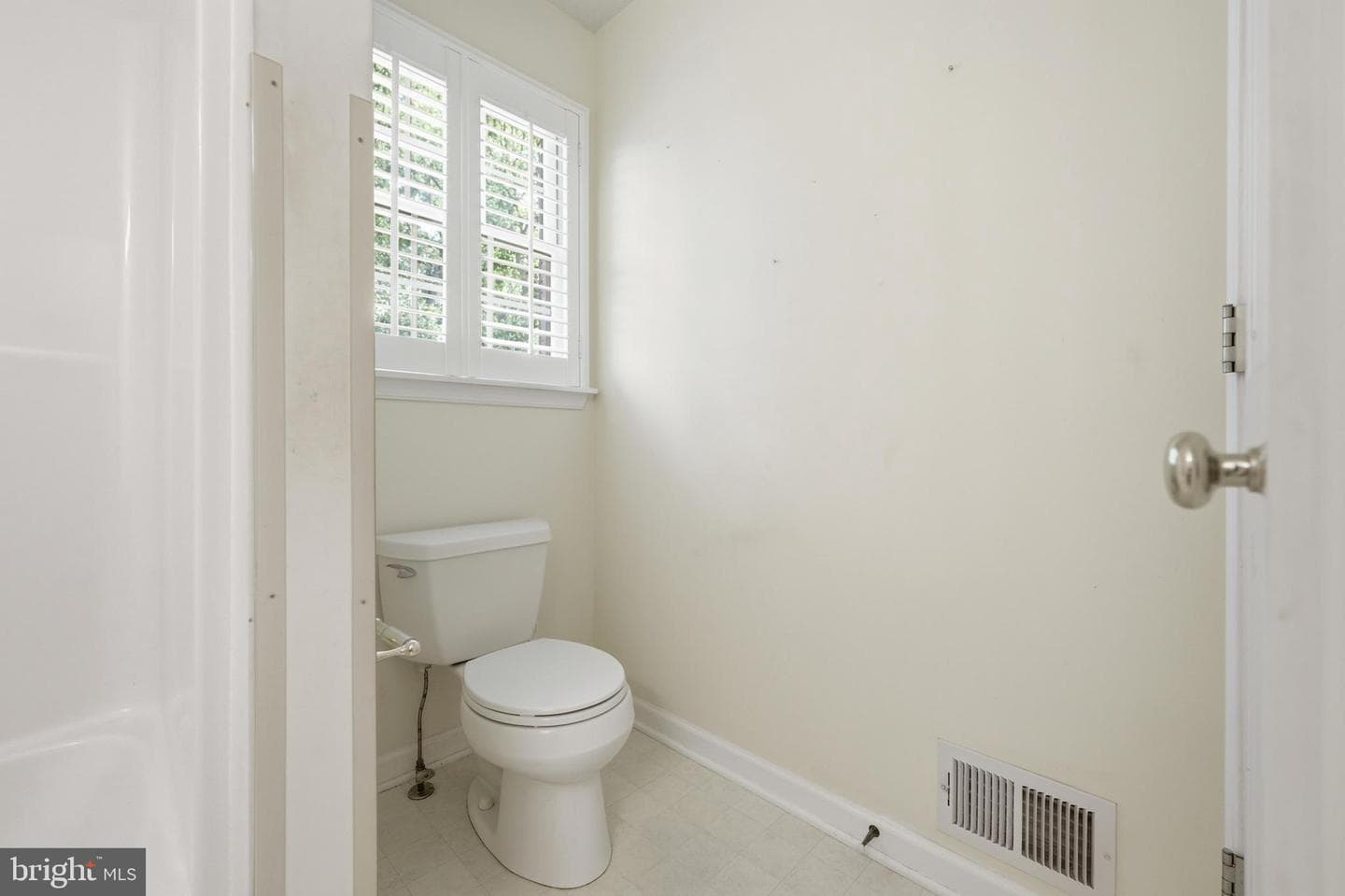107 Palace Court photo 39