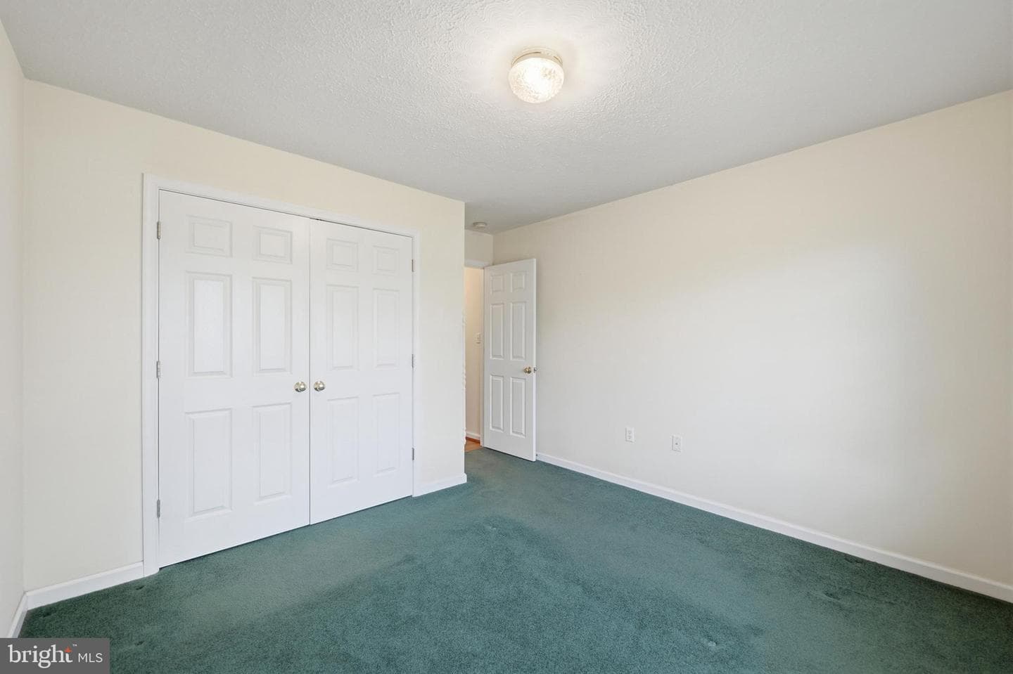 107 Palace Court photo 41