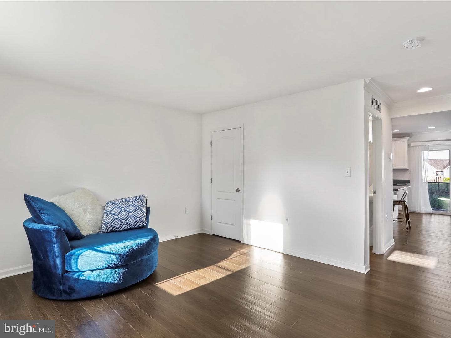 430 Eurasian Drive photo 10