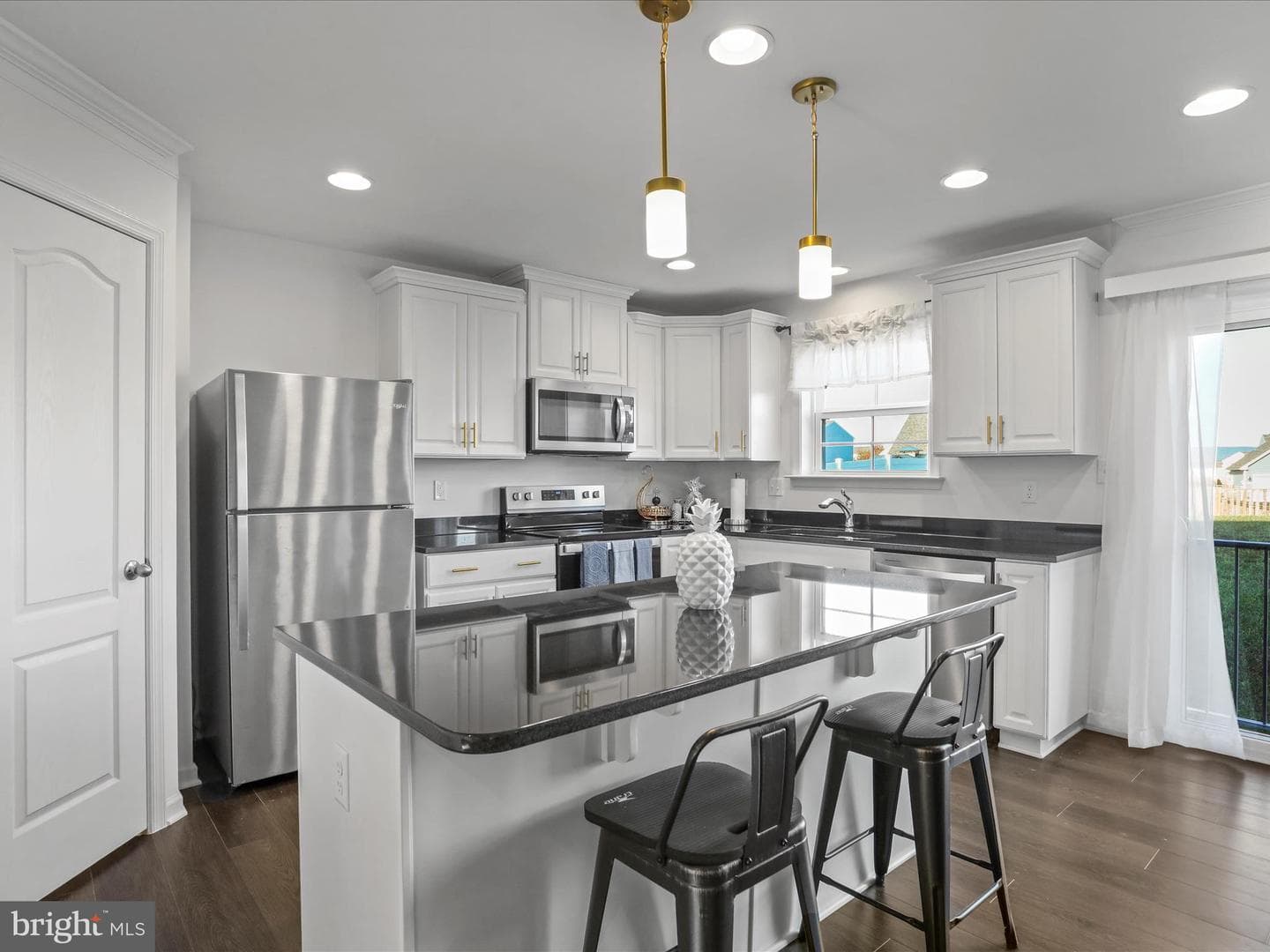 430 Eurasian Drive photo 2