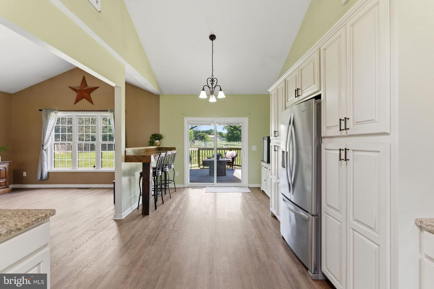 100 Capricorn Drive photo 12