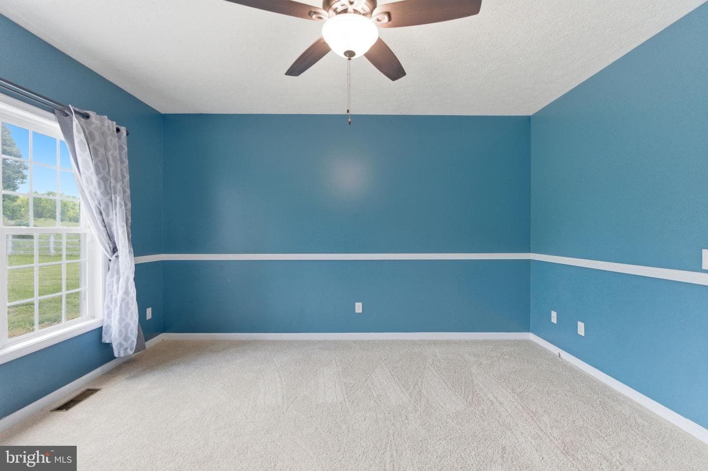 100 Capricorn Drive photo 27