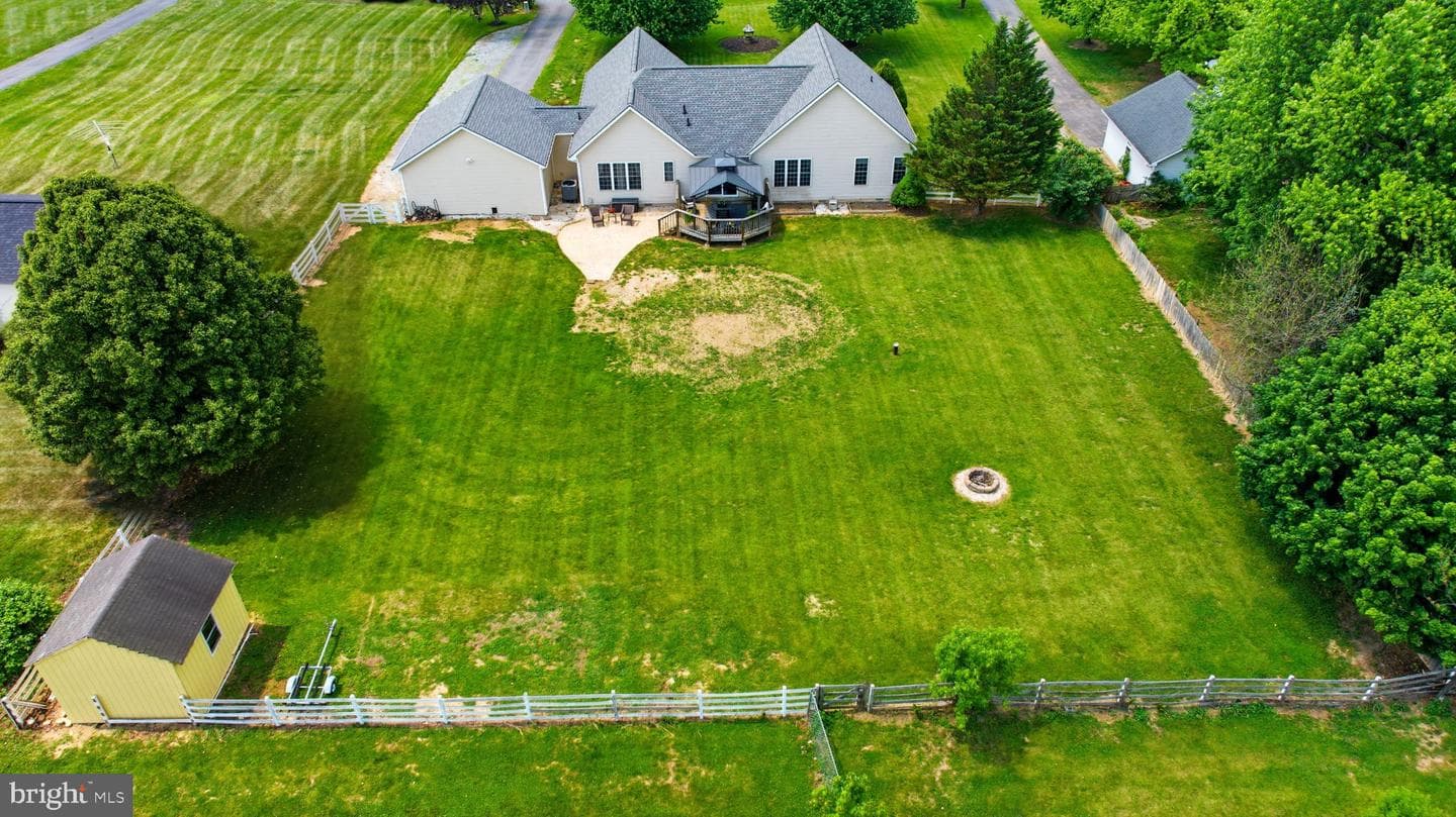 100 Capricorn Drive photo 47