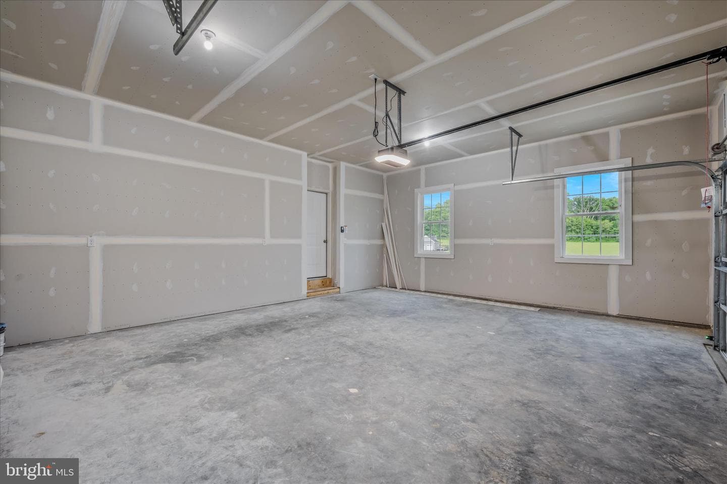 84 Huntsville Court photo 39