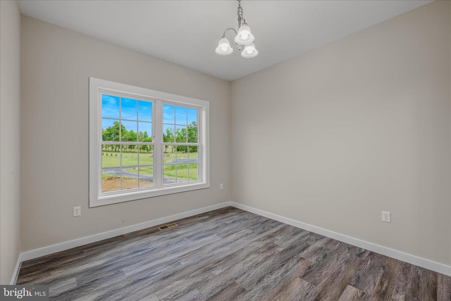 84 Huntsville Court photo 5