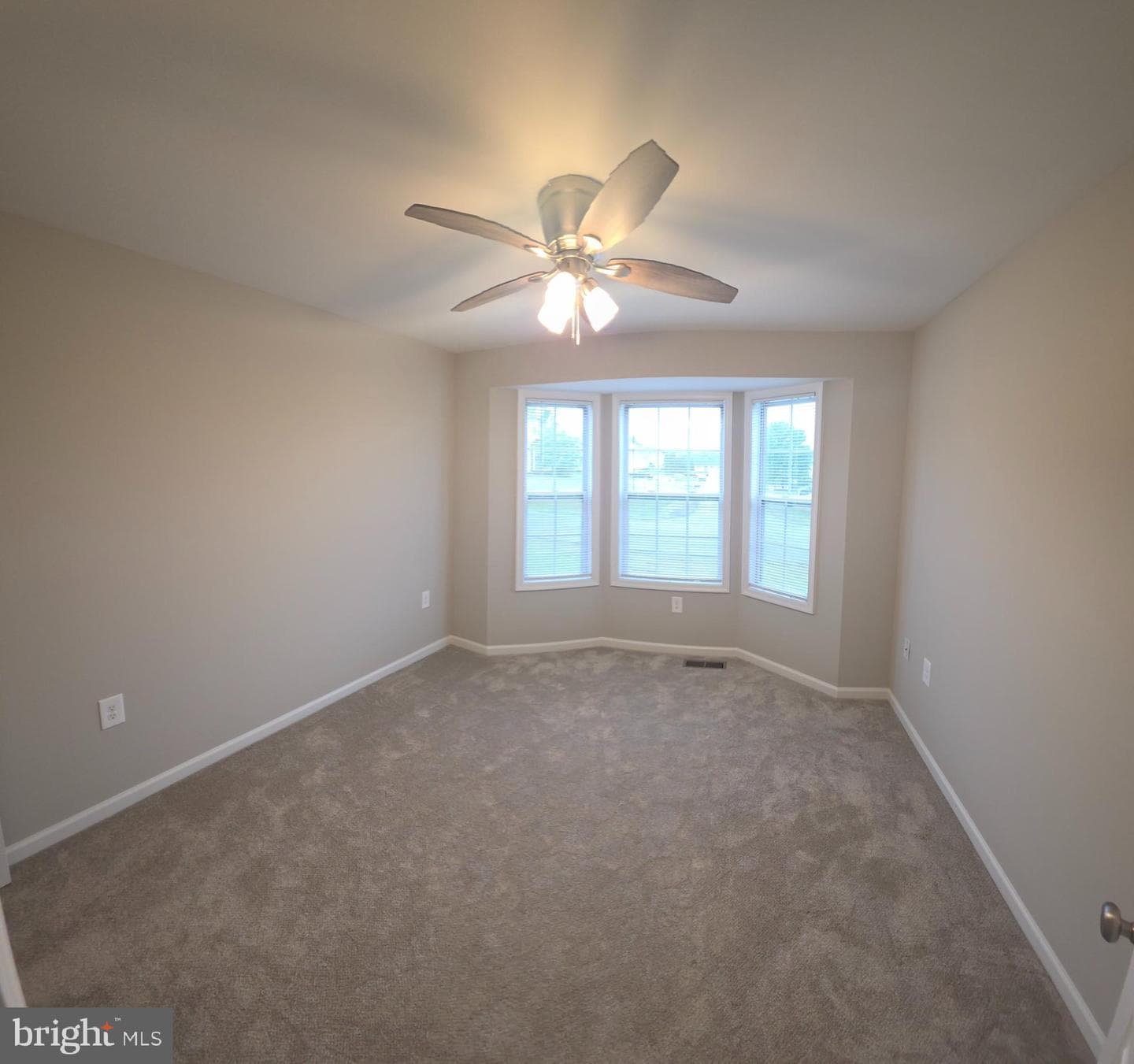 412 Ford Cir photo 10