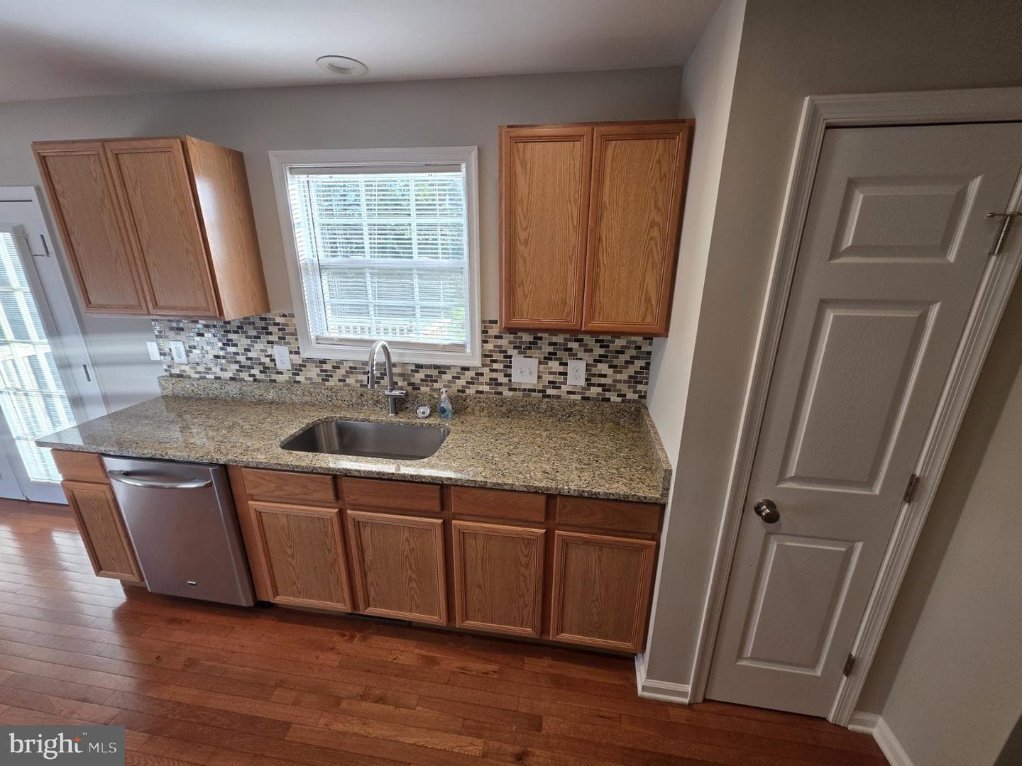 412 Ford Cir photo 2