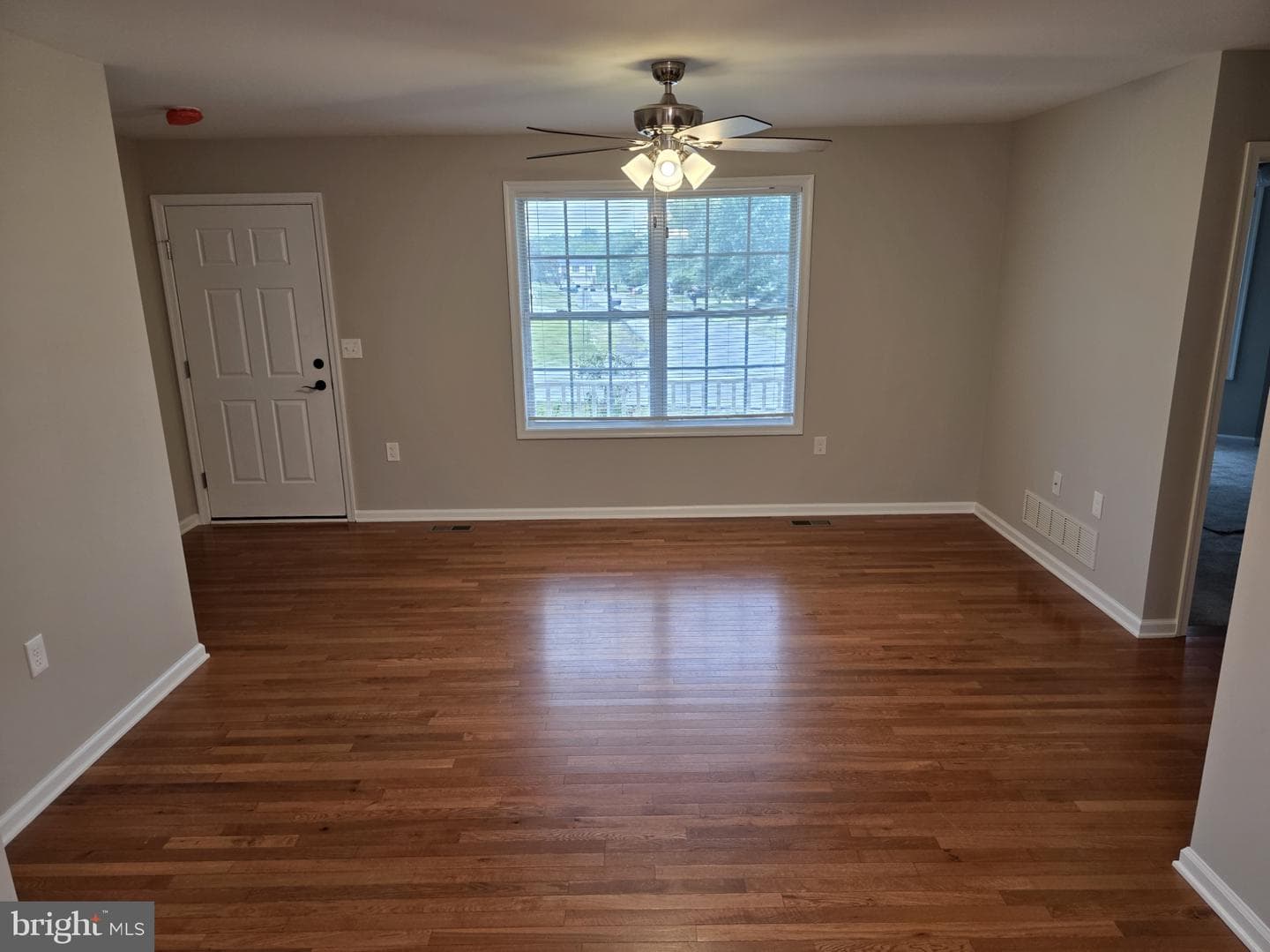 412 Ford Cir photo 4