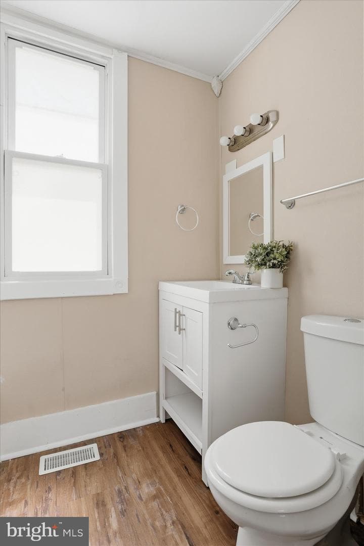 516 N High Street photo 14