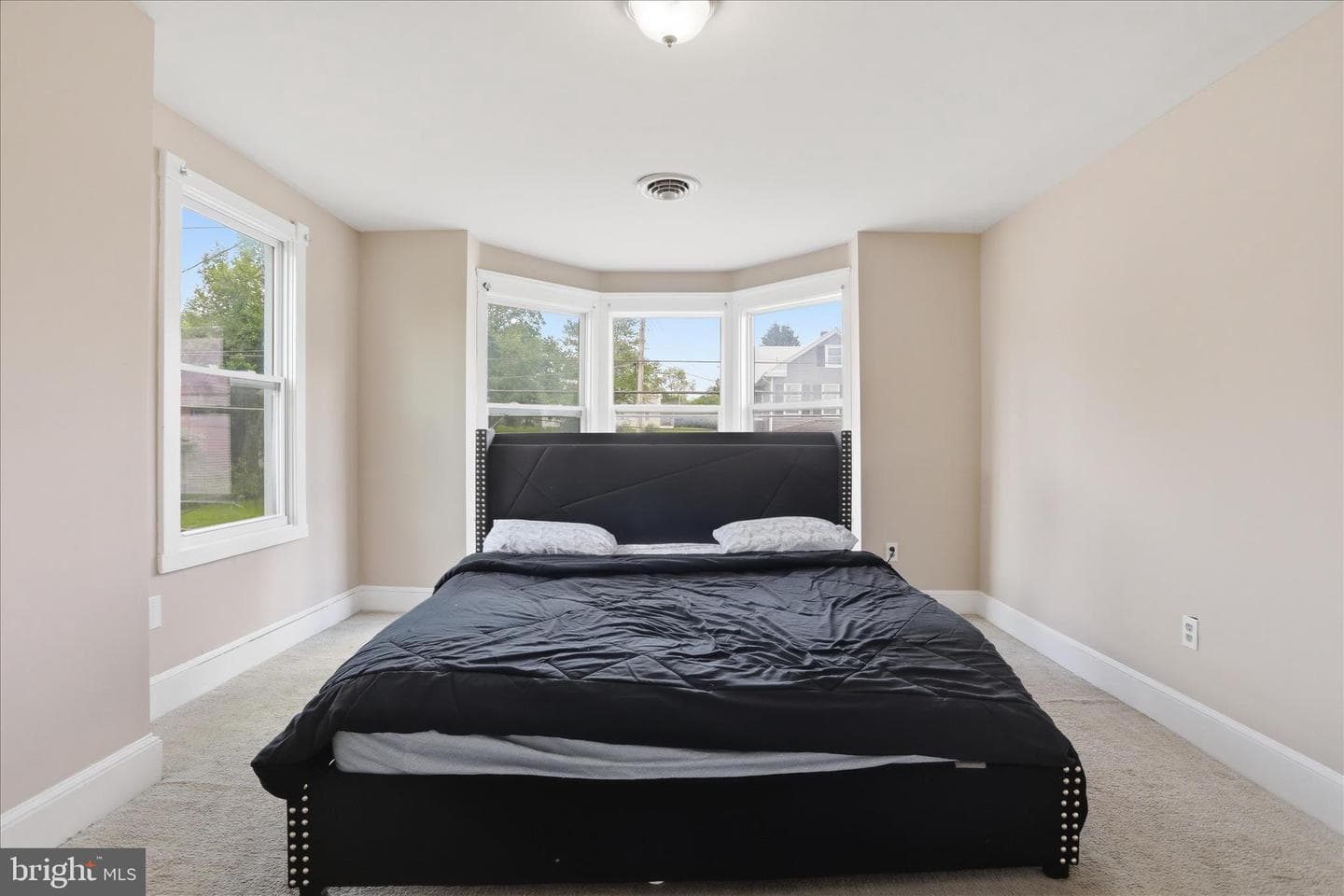 516 N High Street photo 29