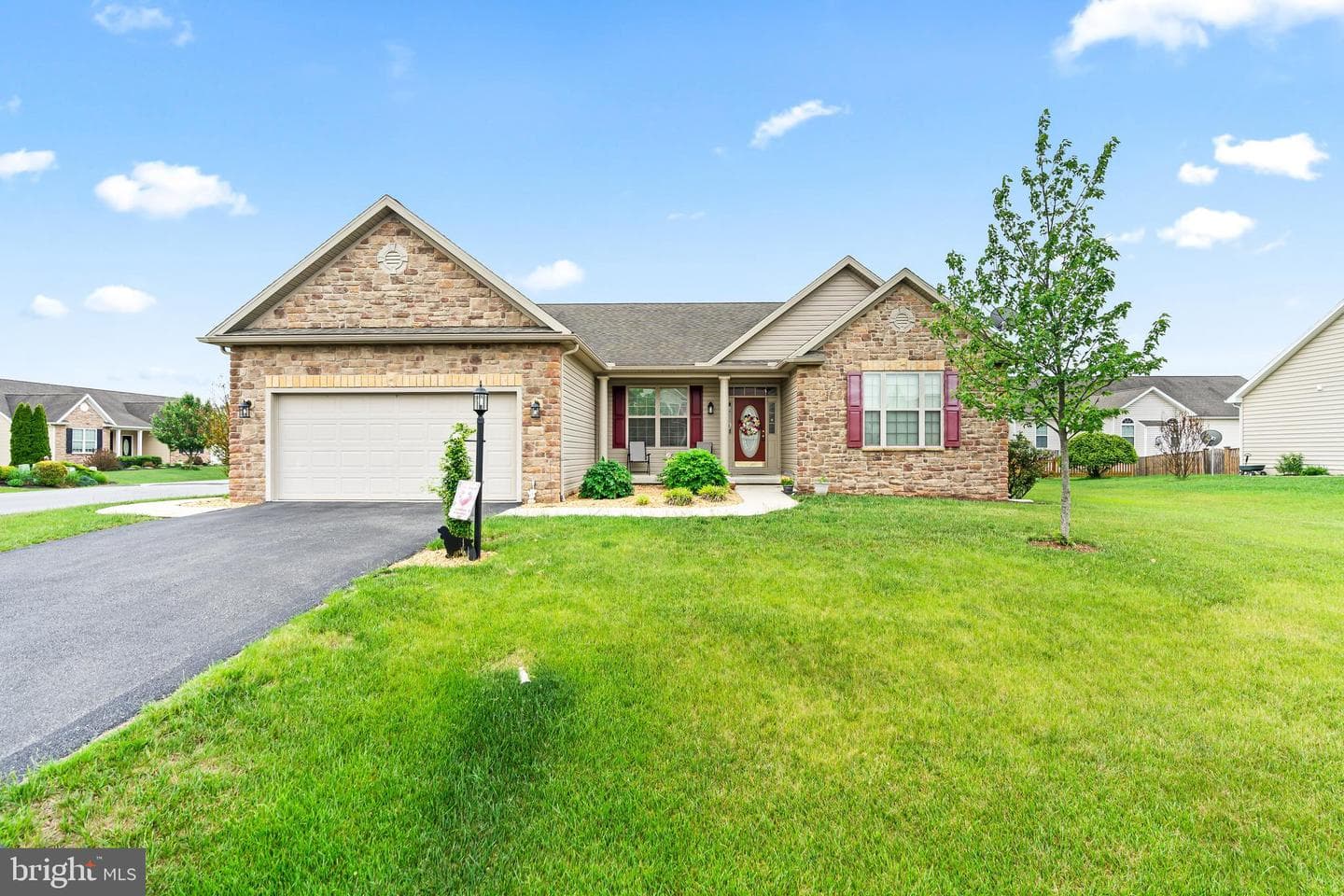 122 Balmoral Lane, Martinsburg