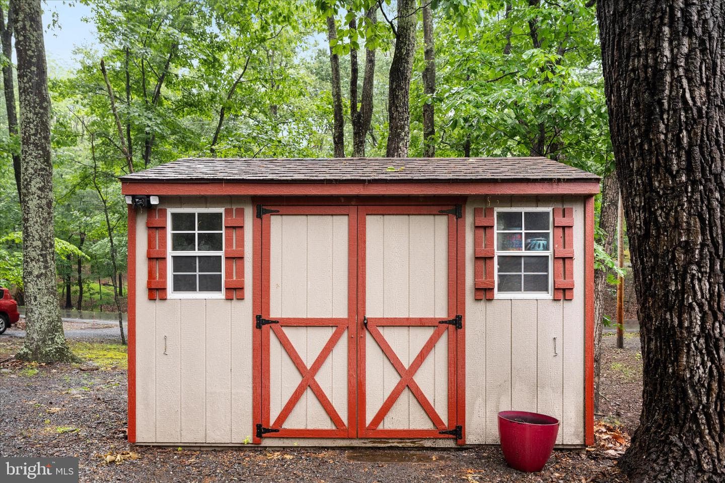 211 Cayuga Trl photo 22