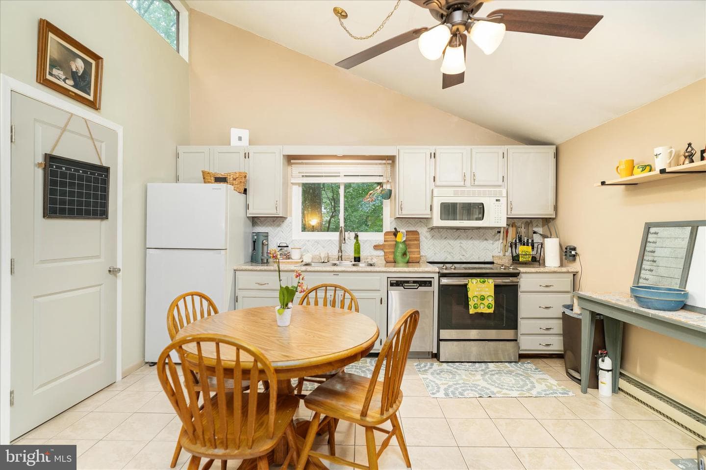 211 Cayuga Trl photo 6