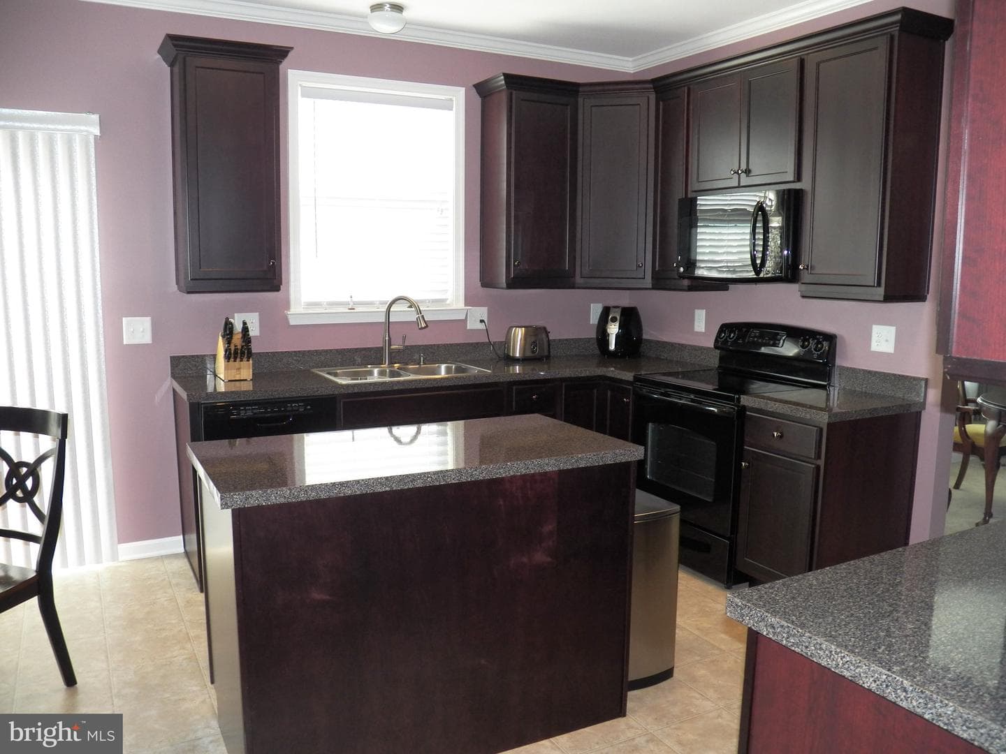 121 Tarkay Place photo 32