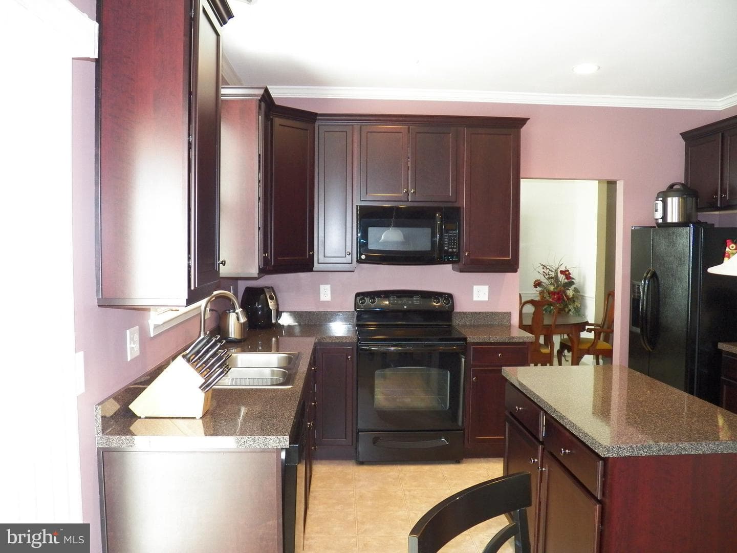 121 Tarkay Place photo 34