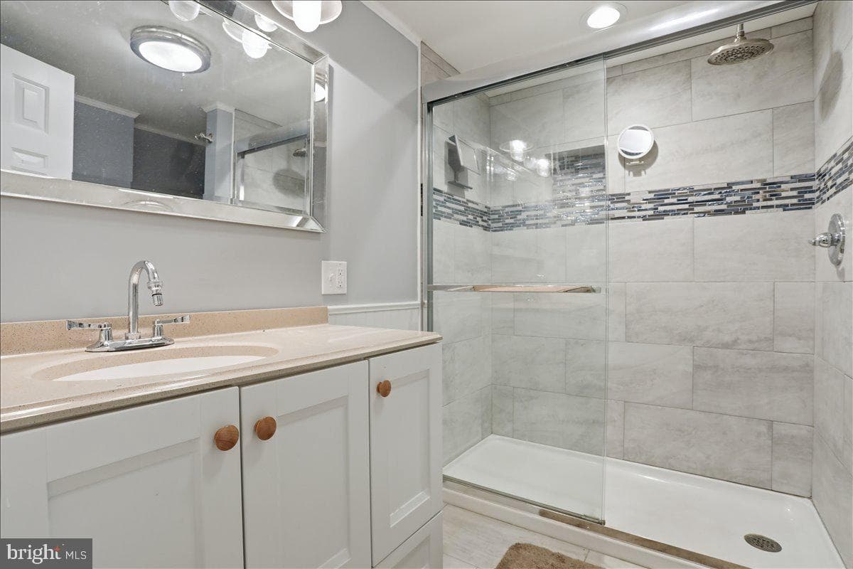 15 Sylvia Court photo 38