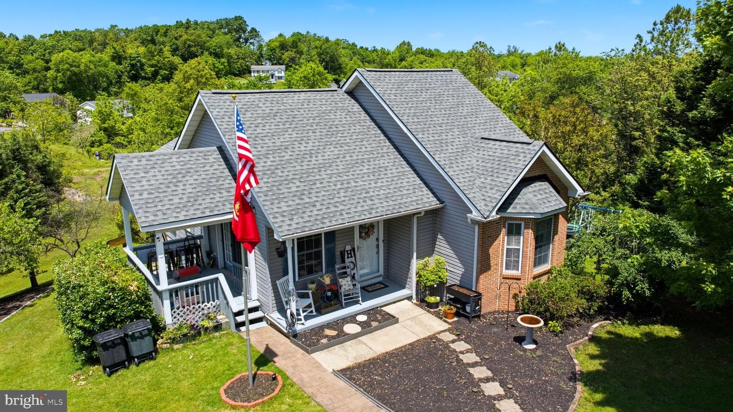389 Grove Farm Lane photo 2