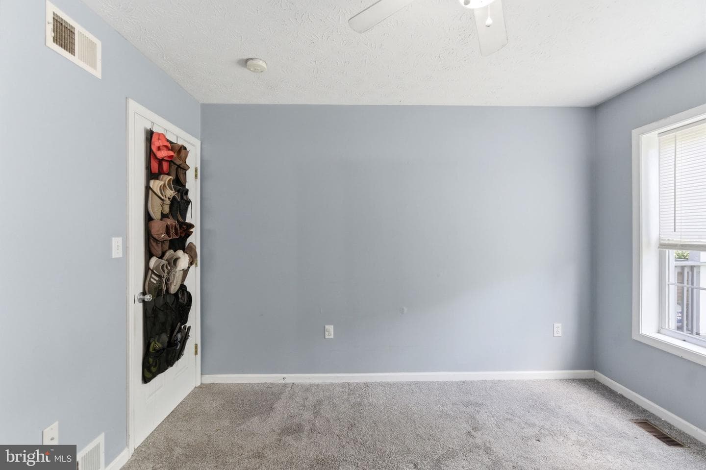 389 Grove Farm Lane photo 25