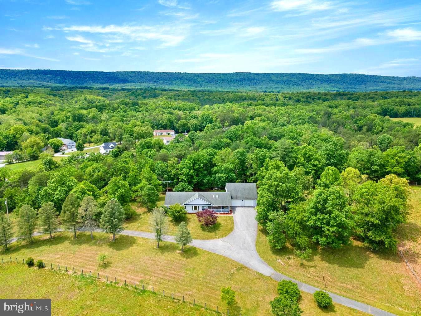 324 Sleepy Creek Rd, Hedgesville