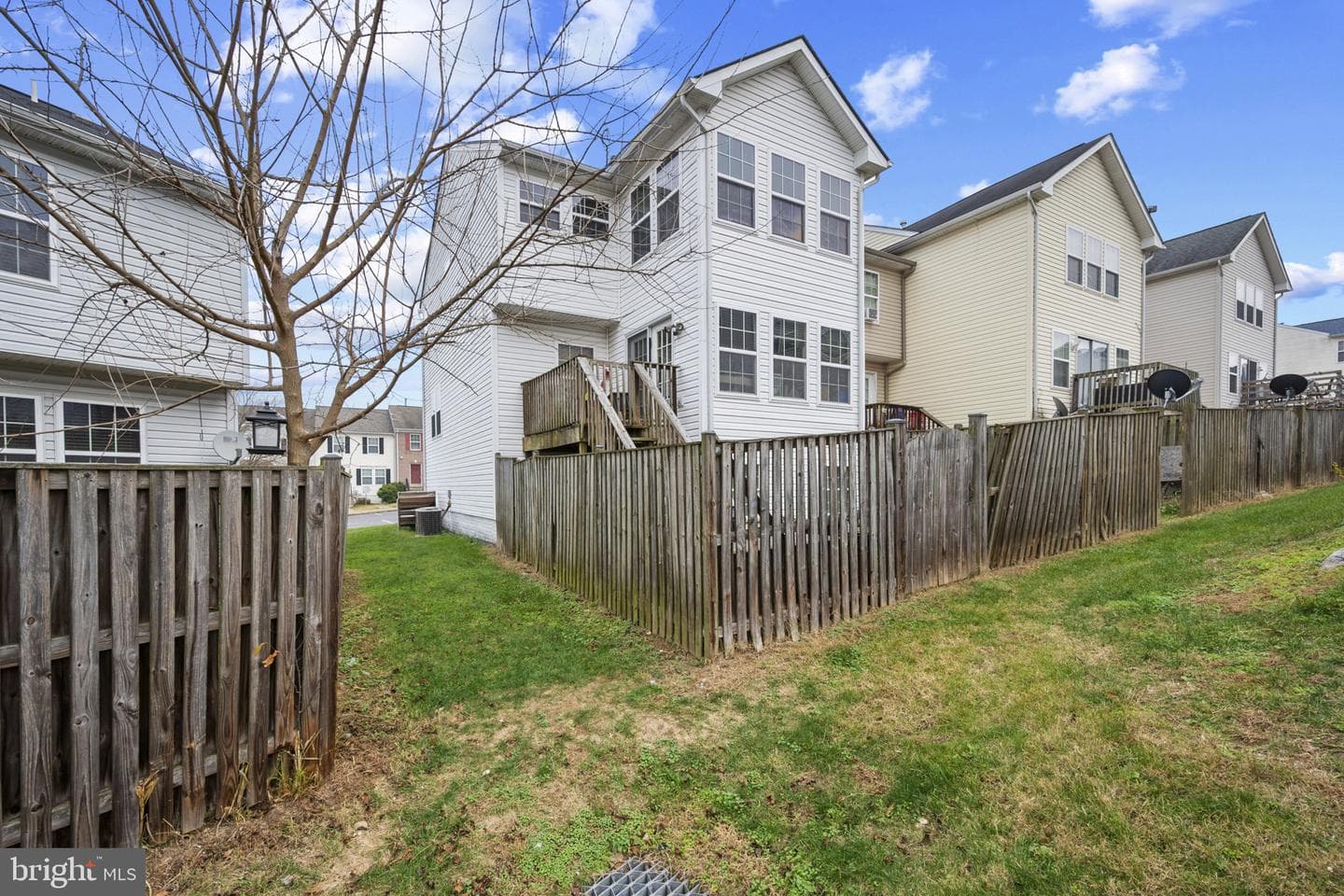 27 Litchfield Lane W photo 5