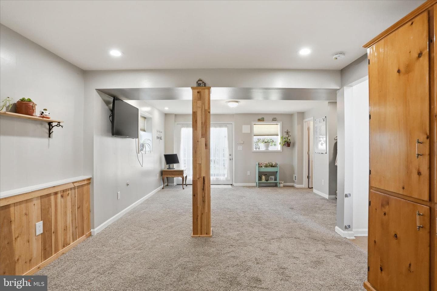 302 Dickenson Drive photo 31