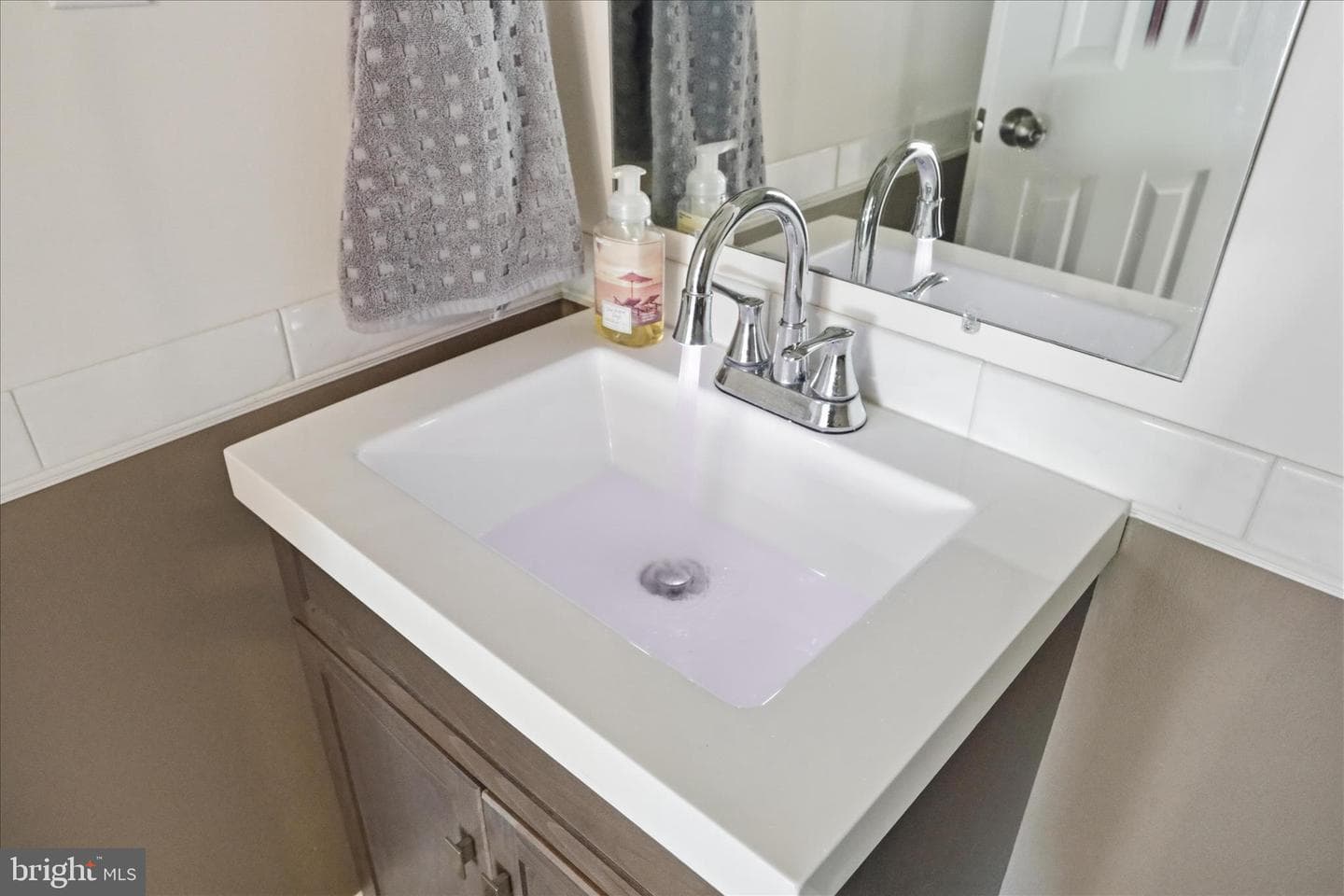 302 Dickenson Drive photo 34