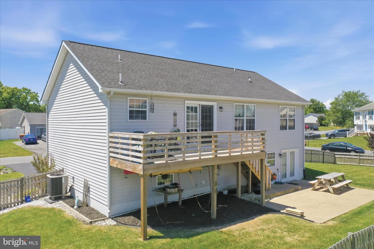 302 Dickenson Drive photo 45