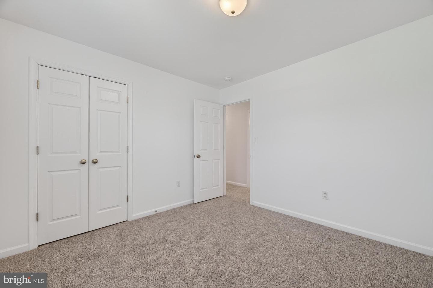 153 Eisenhower Circle photo 27