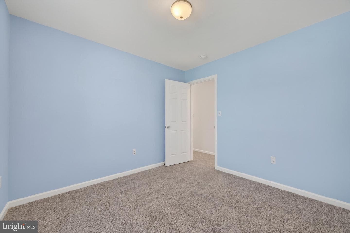 153 Eisenhower Circle photo 30
