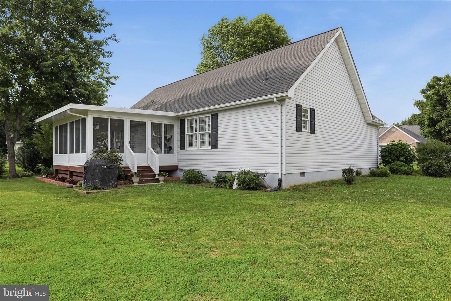 96 Phoenix Lane photo 32