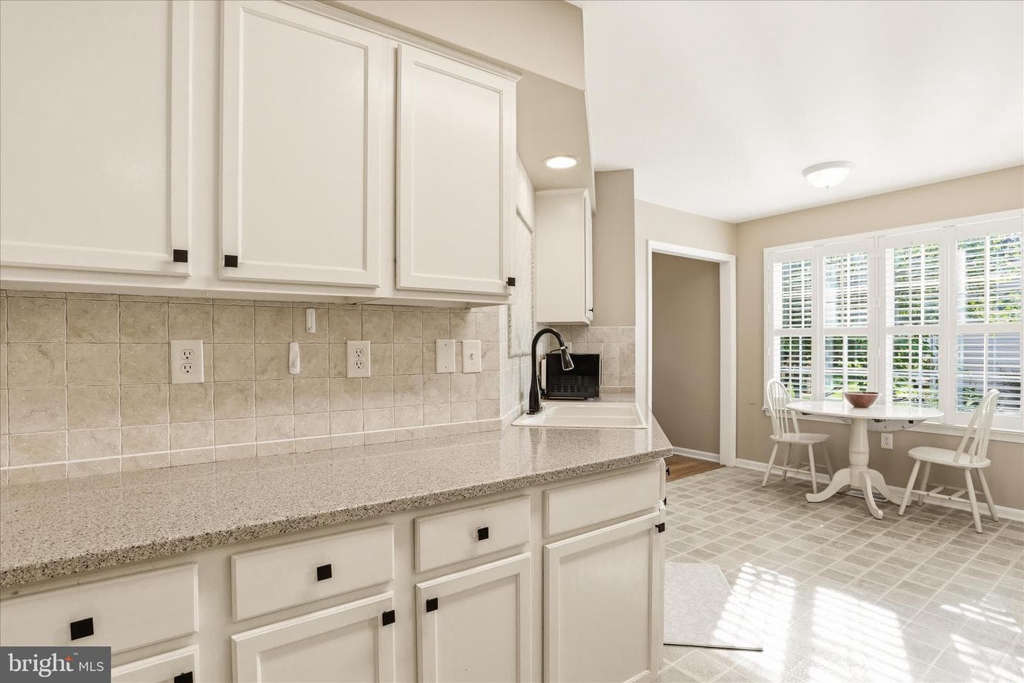 96 Phoenix Lane photo 8