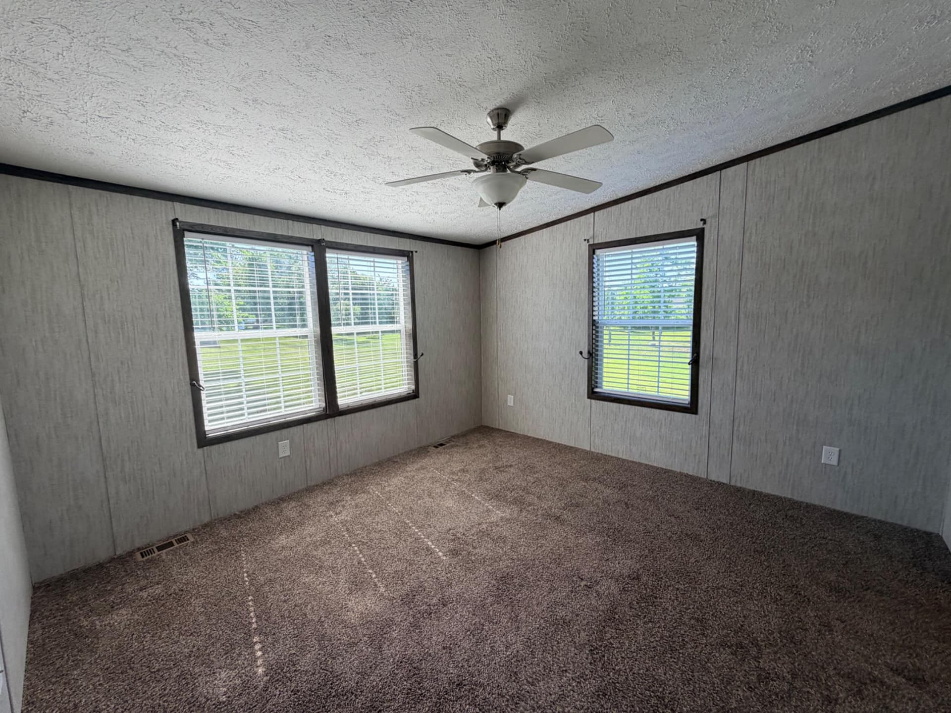 86 Apollo Court photo 12