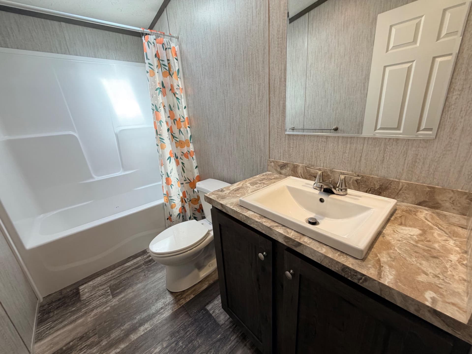 86 Apollo Court photo 27