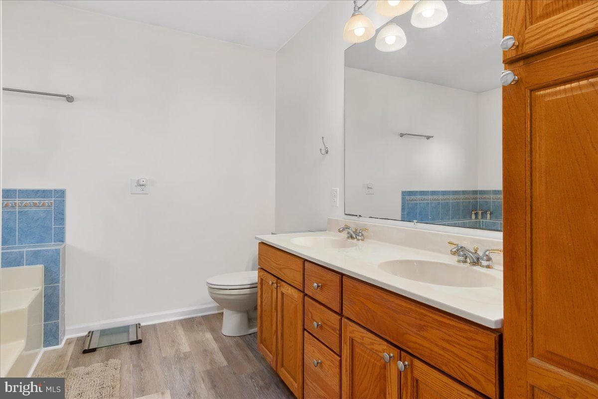 600 Canterbury Drive photo 19