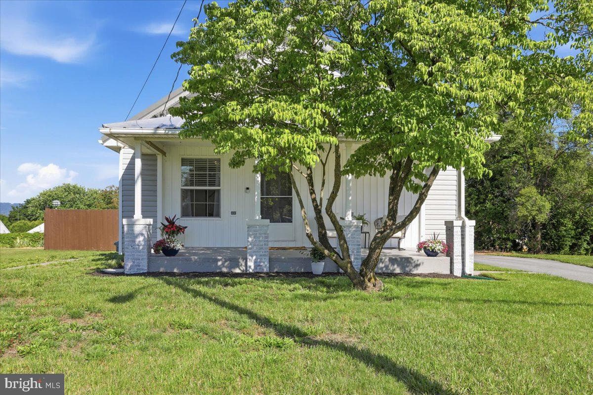 218 N Western Avenue photo 2