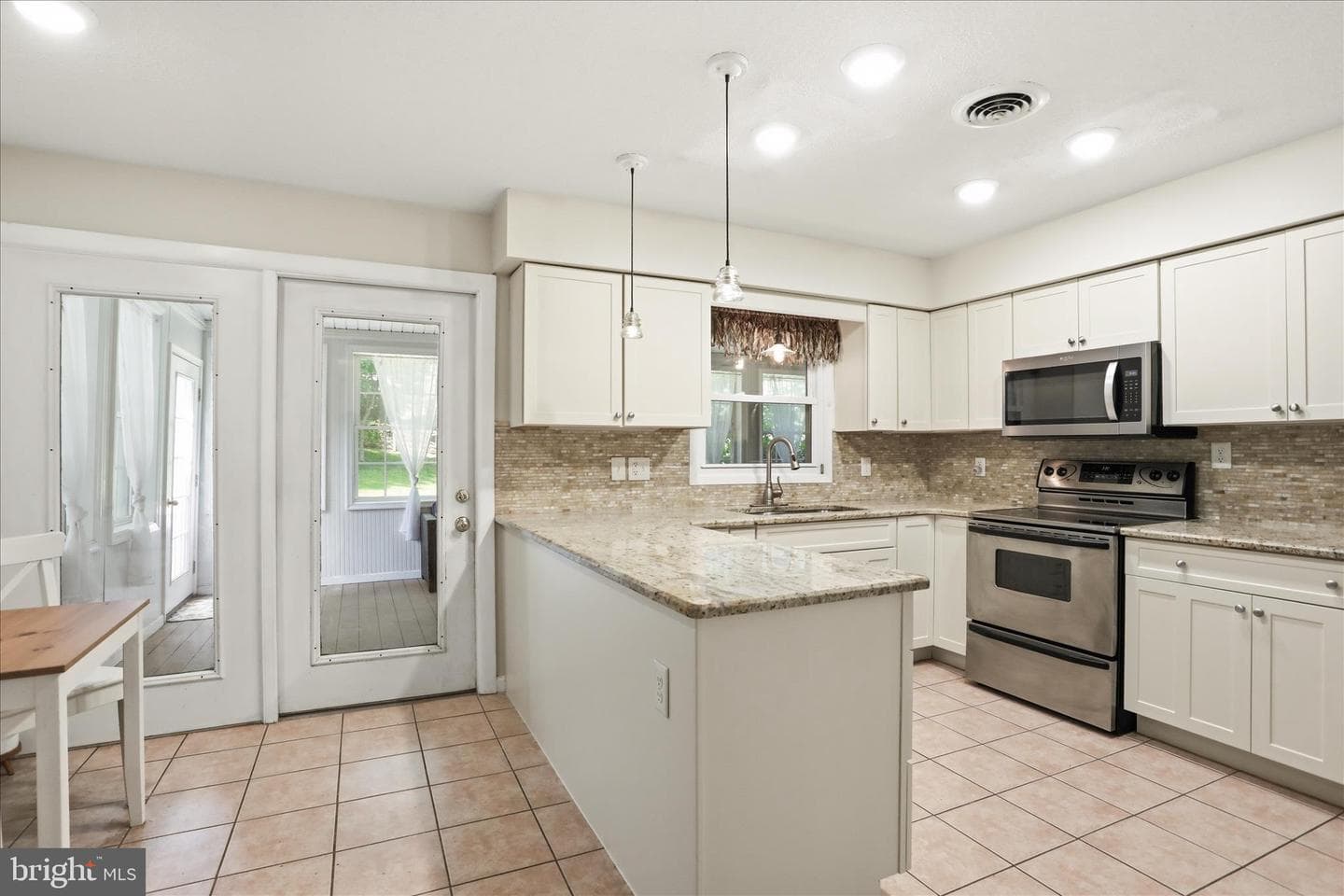 1084 Ridge Road S photo 15