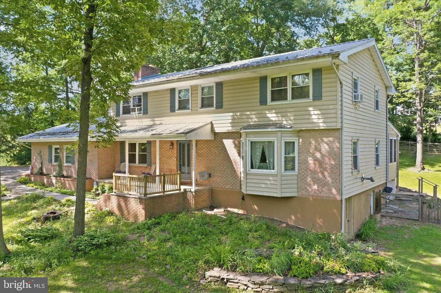 1084 Ridge Road S photo 4