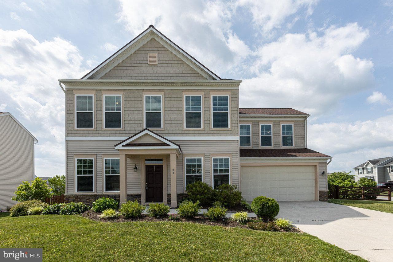 88 Liverpool Lane, Martinsburg