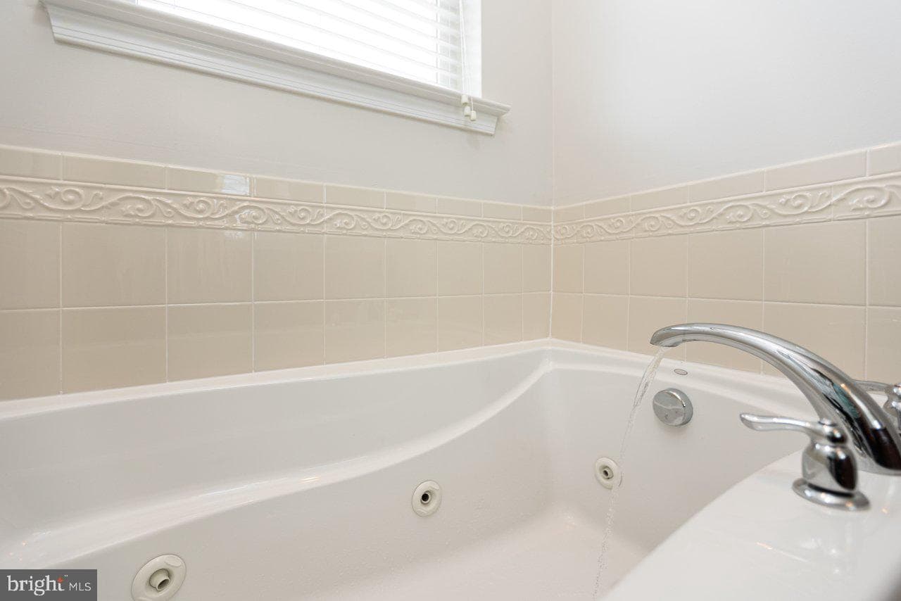 88 Liverpool Lane photo 31