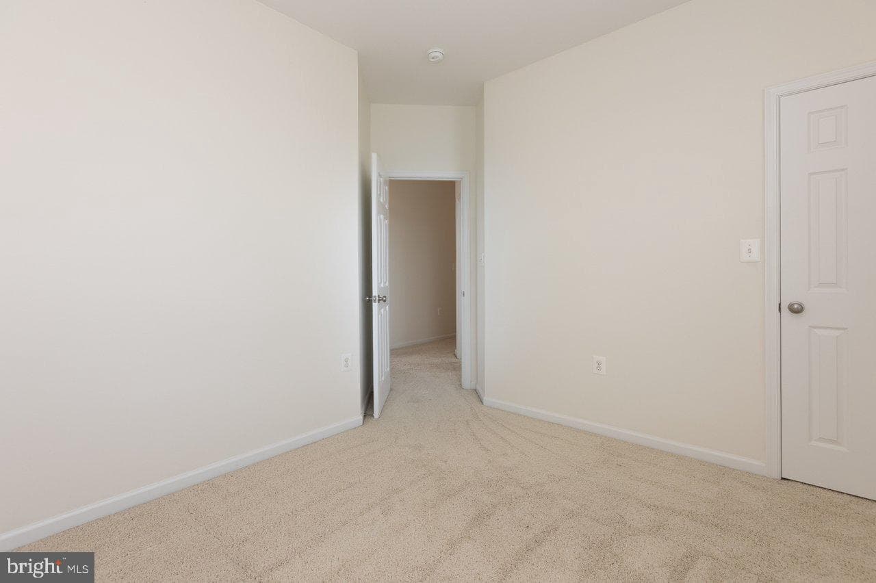 88 Liverpool Lane photo 34