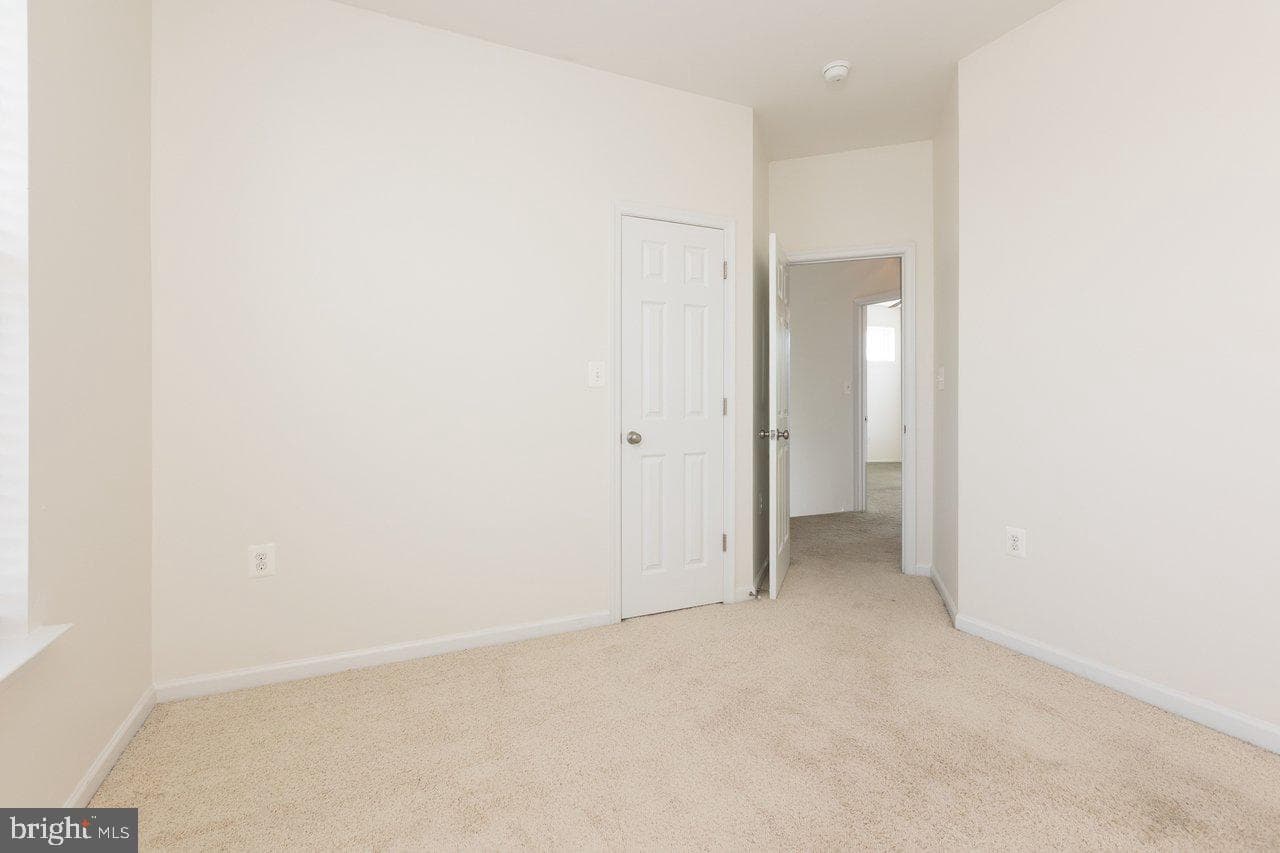 88 Liverpool Lane photo 36