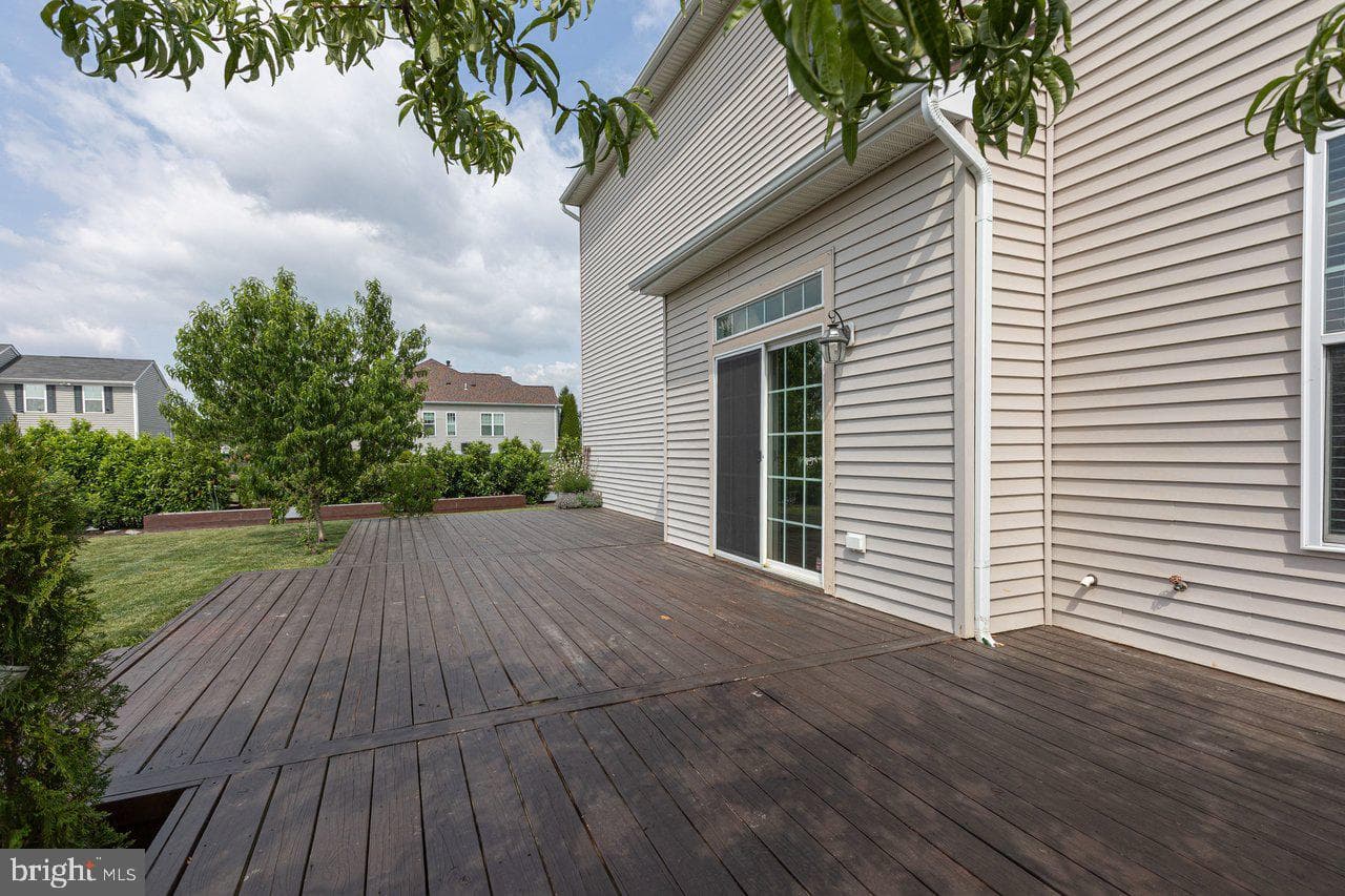88 Liverpool Lane photo 45