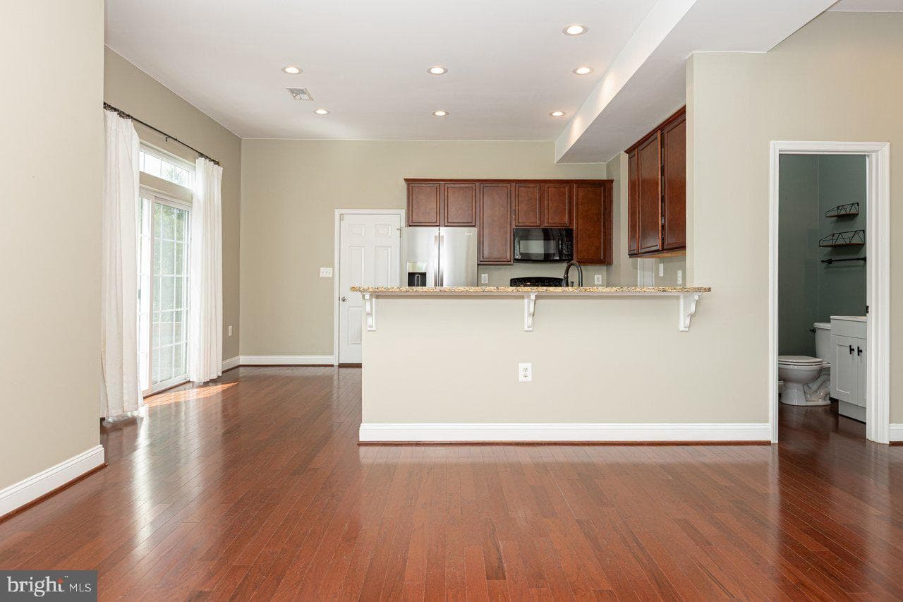 88 Liverpool Lane photo 6