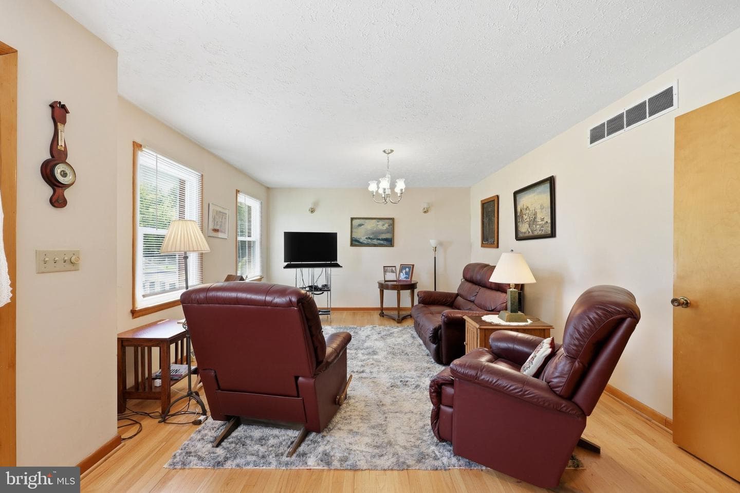 2277 Greensburg Road photo 5