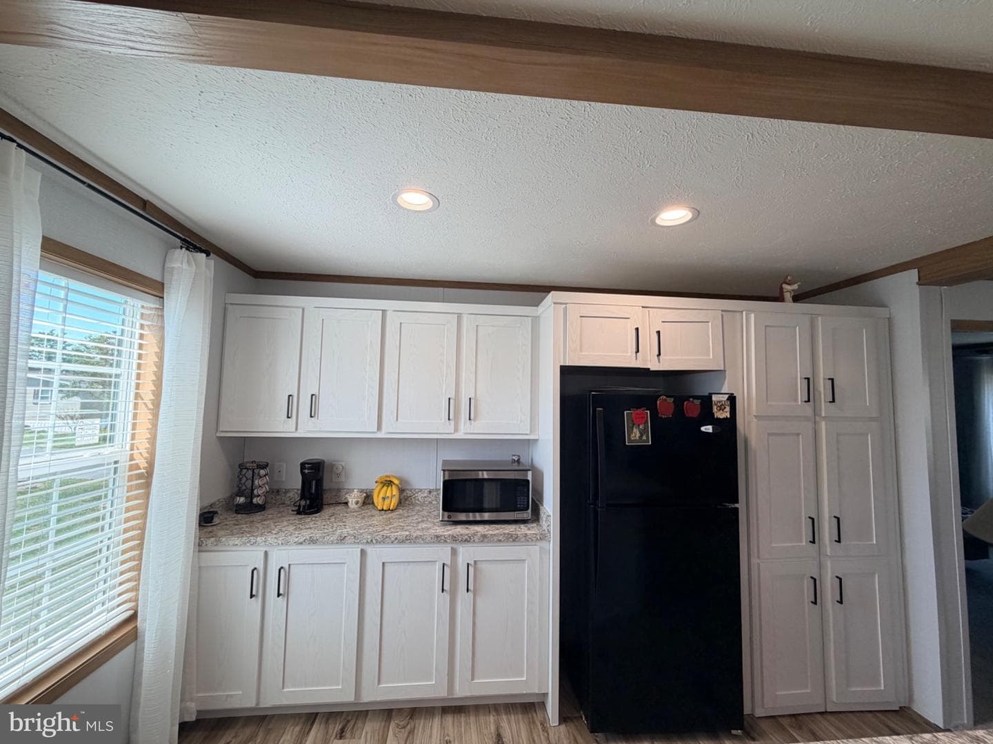 320 Valentine Drive photo 3